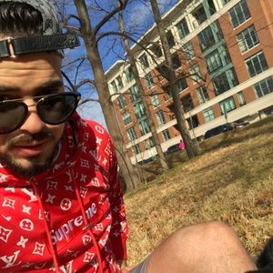 Meet your Posher, Hicham